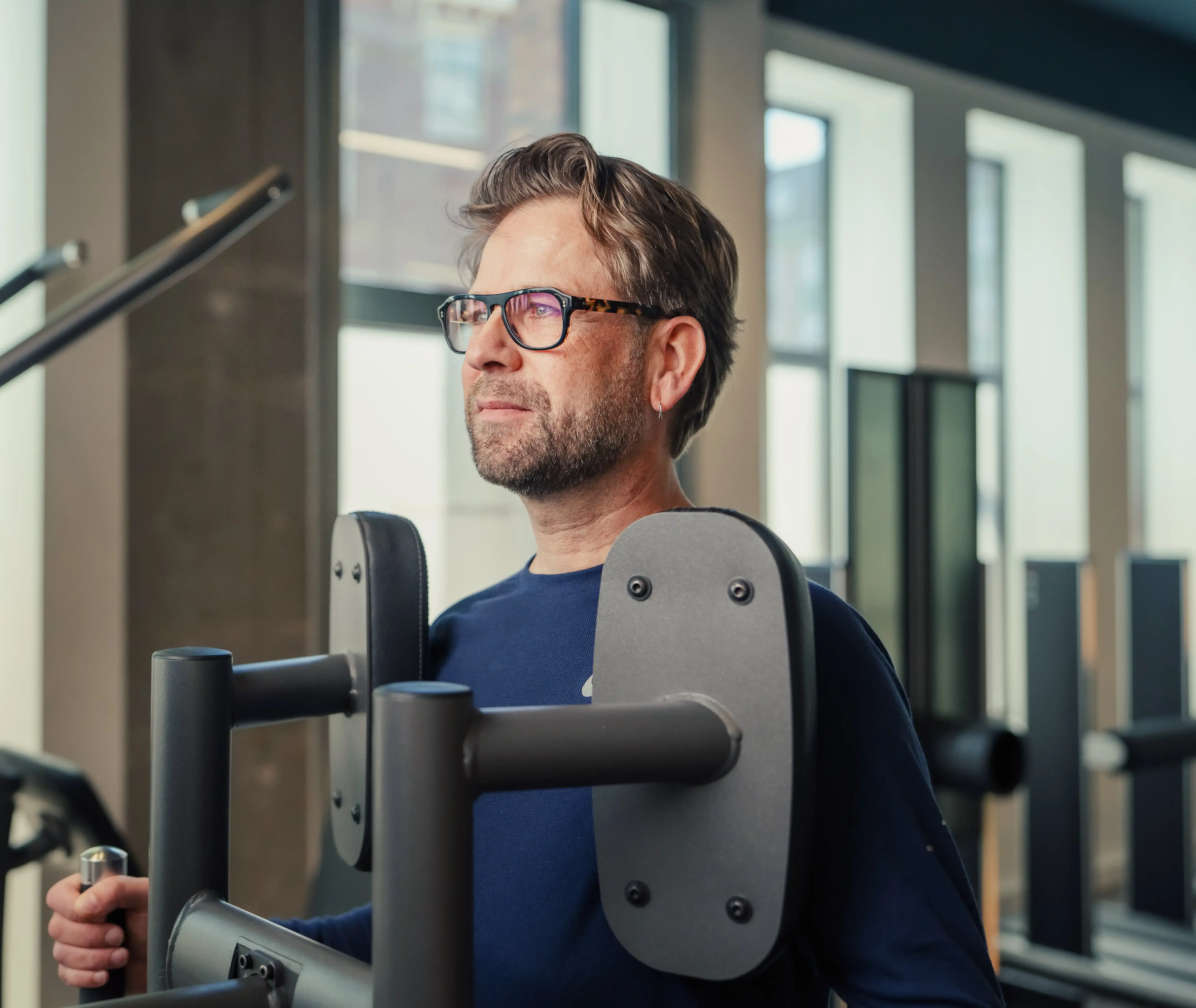 Lid traint op een toestel met focus en controle